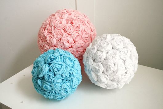 bolas de flores de papel finalizadas