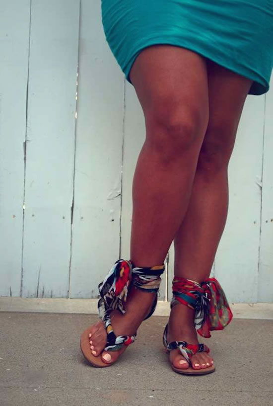 Sandálias decoradas com tecido, estilo alternativo / hippie