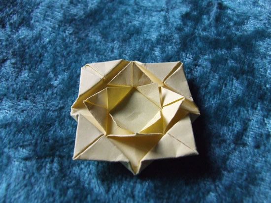 Flor de origami passo a passo