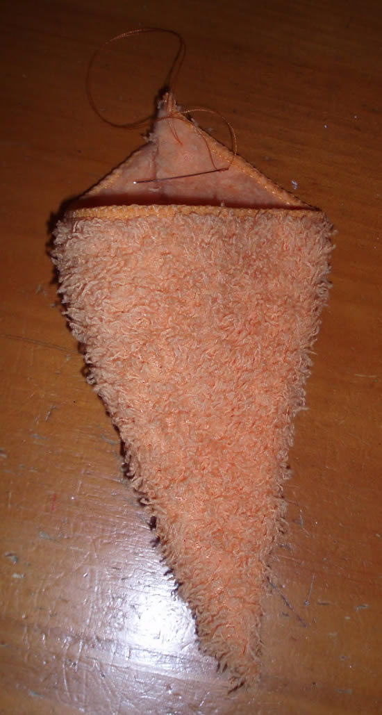 Decoração de Páscoa com cenoura de tecido