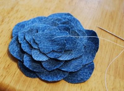 Fazendo uma flor de tecido em casa