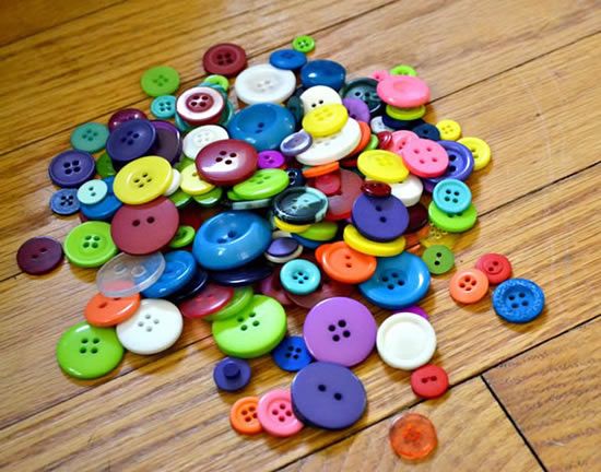 Botões coloridos para artesanato