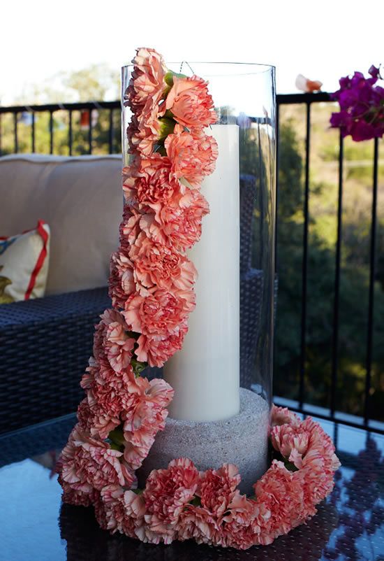 Suporte de velas e flores para decoração de casamento
