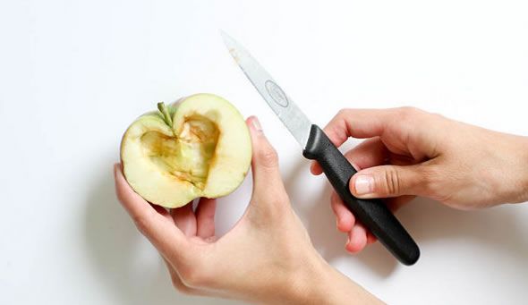 Corte diferente na maçã para fazer estampa