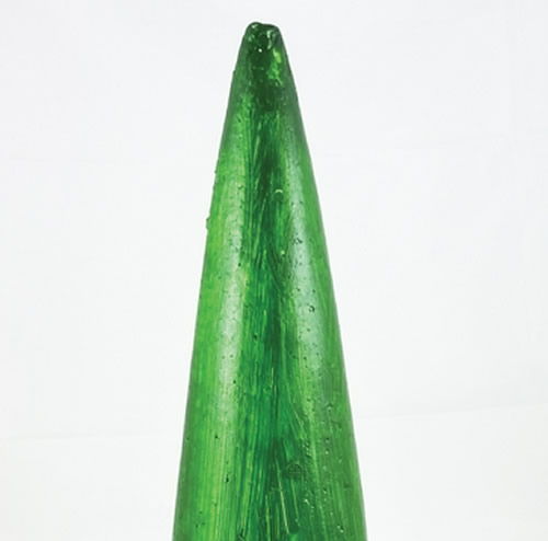 Cone de isopor pintado de verde