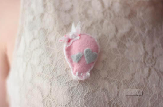 broche-delicado-de-feltro-1 Broche delicado em feltro