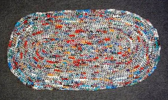tapete-artesanal-com-sacolas-plasticas-3 Como fazer tapete artesanal com sacolas plásticas