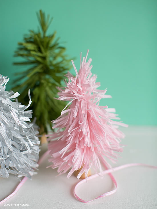 Mini Árvore de Natal com Papel Seda