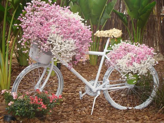 Decoração de Jardim com Bicicleta Velha