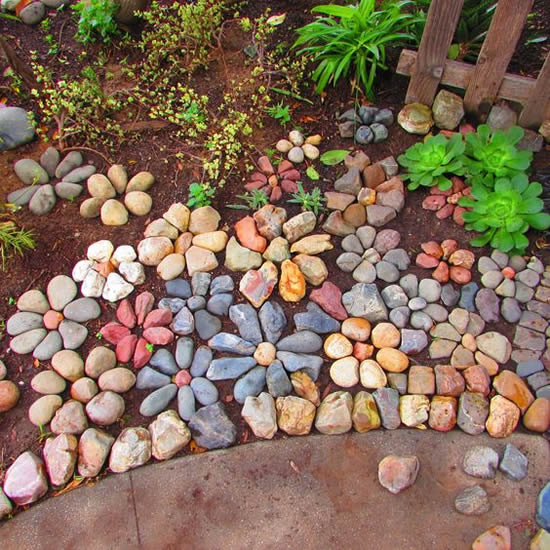 Decoração de Jardim com Pedras