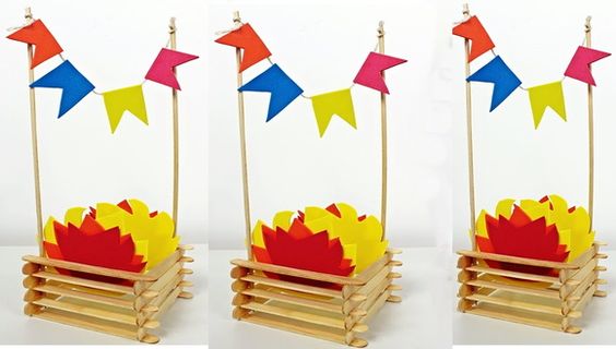 Enfeites com palito de picolé