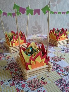 Enfeites com palito de picolé