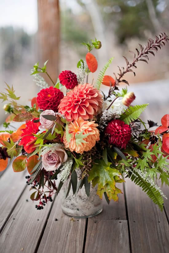Arranjos de flores para decoração de casamento