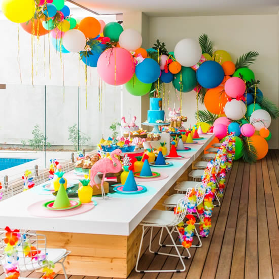 Decoração com balões coloridos