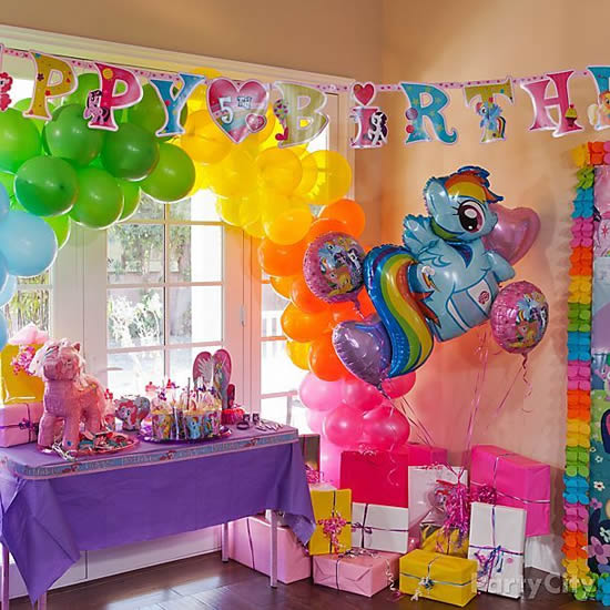 Linda decoração com balões coloridos